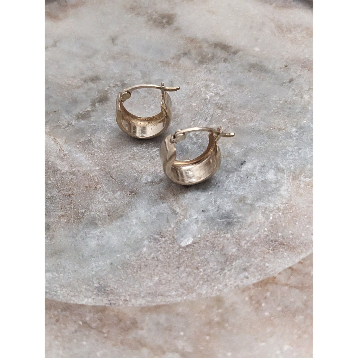 Vintage 14k Yellow Gold Small Huggie Hoop Earrings