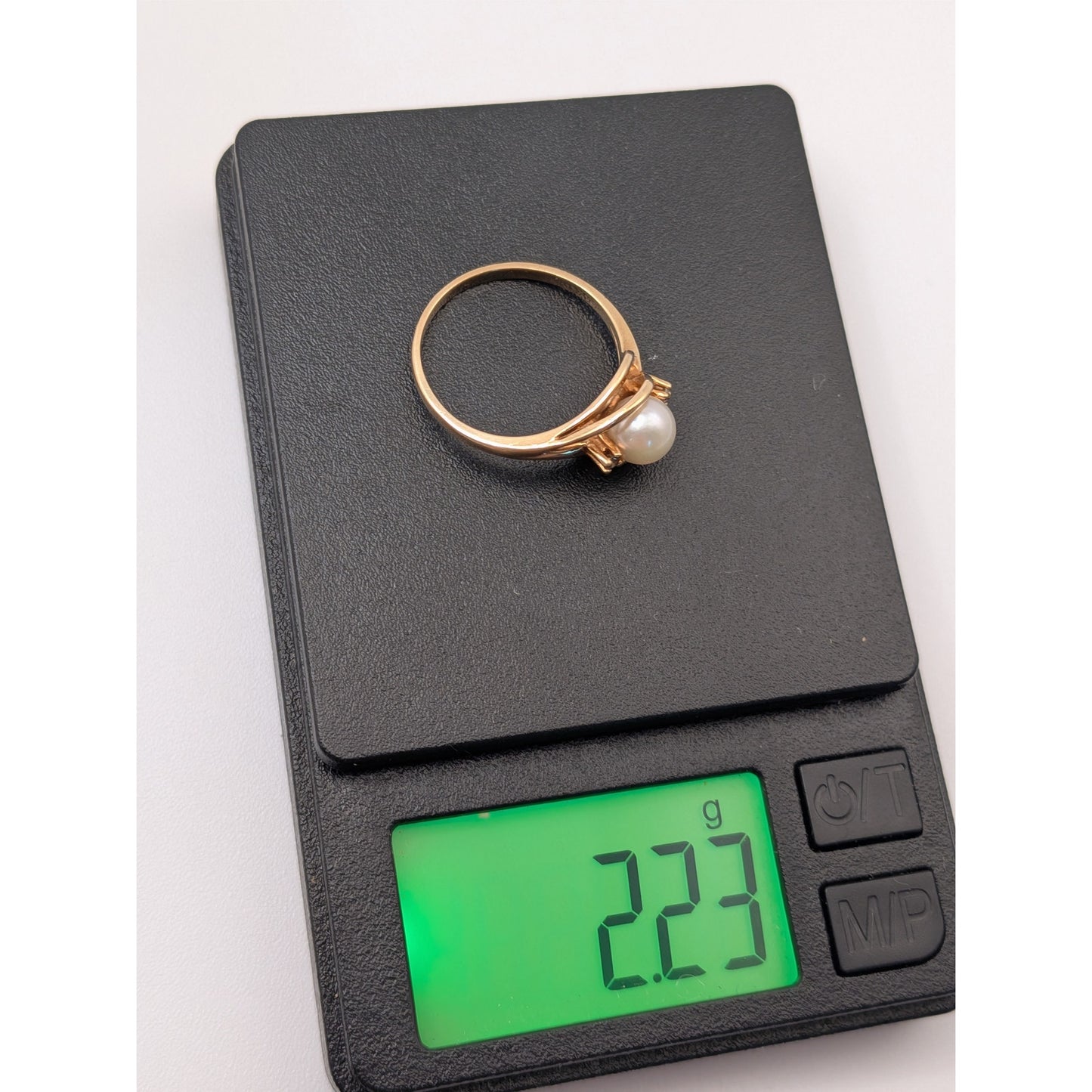 Vintage 6k Yellow Gold Twist Pearl and Diamond Accent Ring Size 6.25