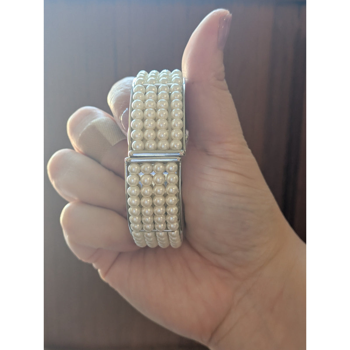Preowned Winks Silver Tone Faux Pearl Peekaboo Bangle Watch