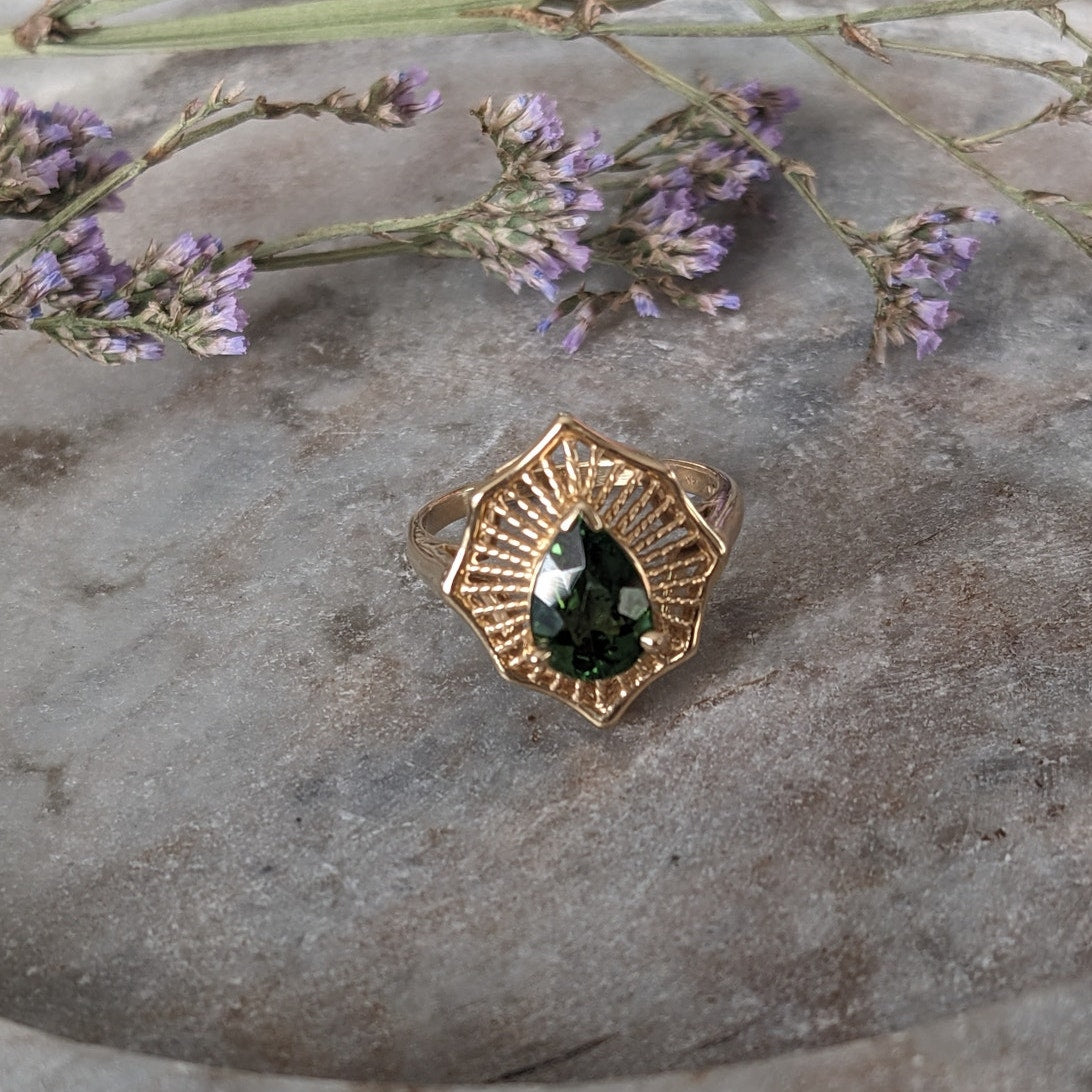 Vintage 14k Yellow Gold Green Tourmaline Ring Suze 7US