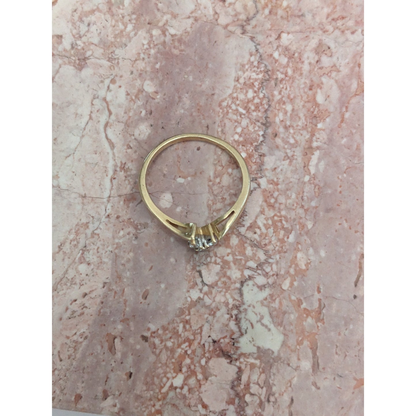 Estate 14k Yellow Gold Thin Dainty Trio White Stone Chevron Ring Size 6.25