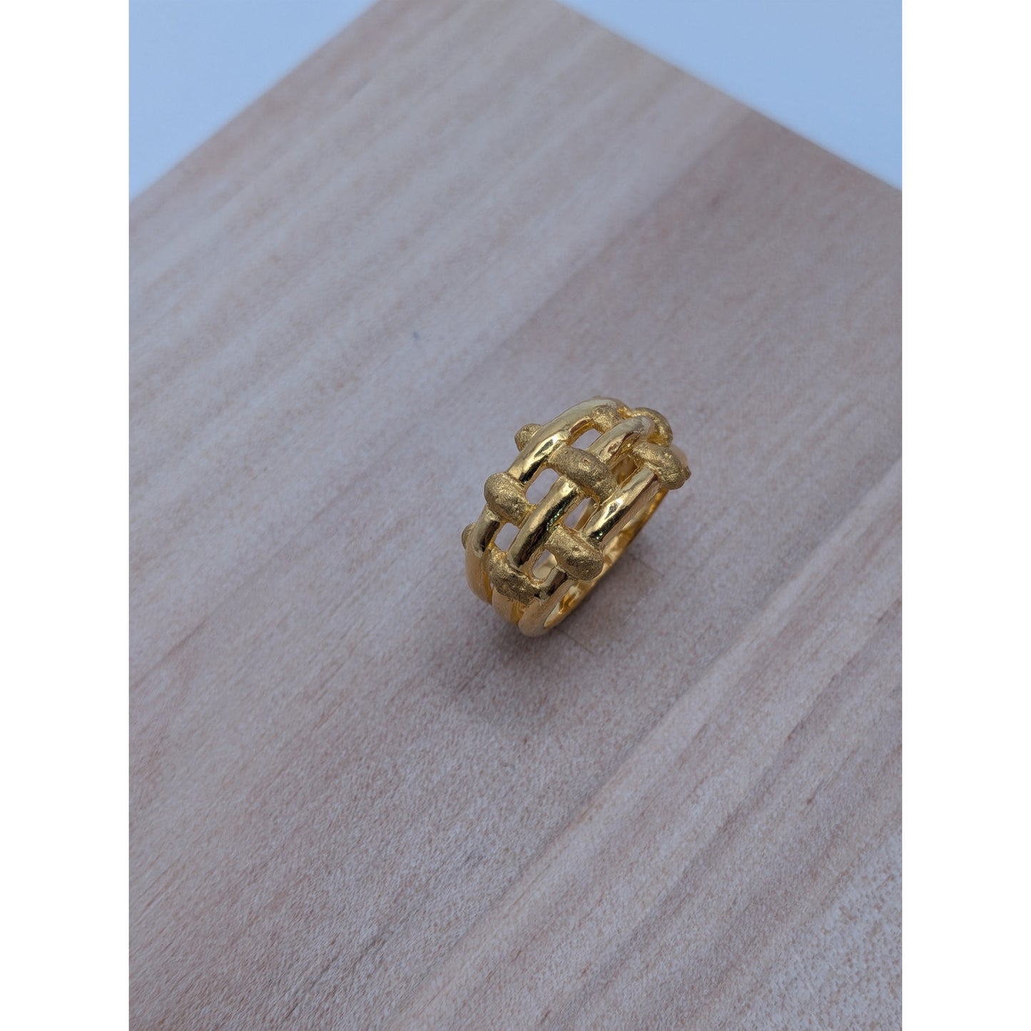 Vintage 24k Yellow Gold Textured Basket Weave Statement Ring Size 6