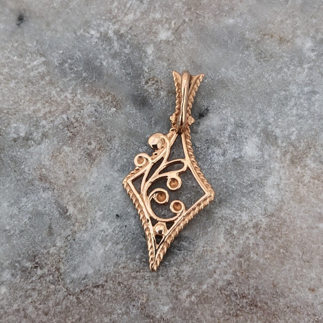 Vintage 14k Yellow Gold Leaf on Rhombus Shaped Pendant