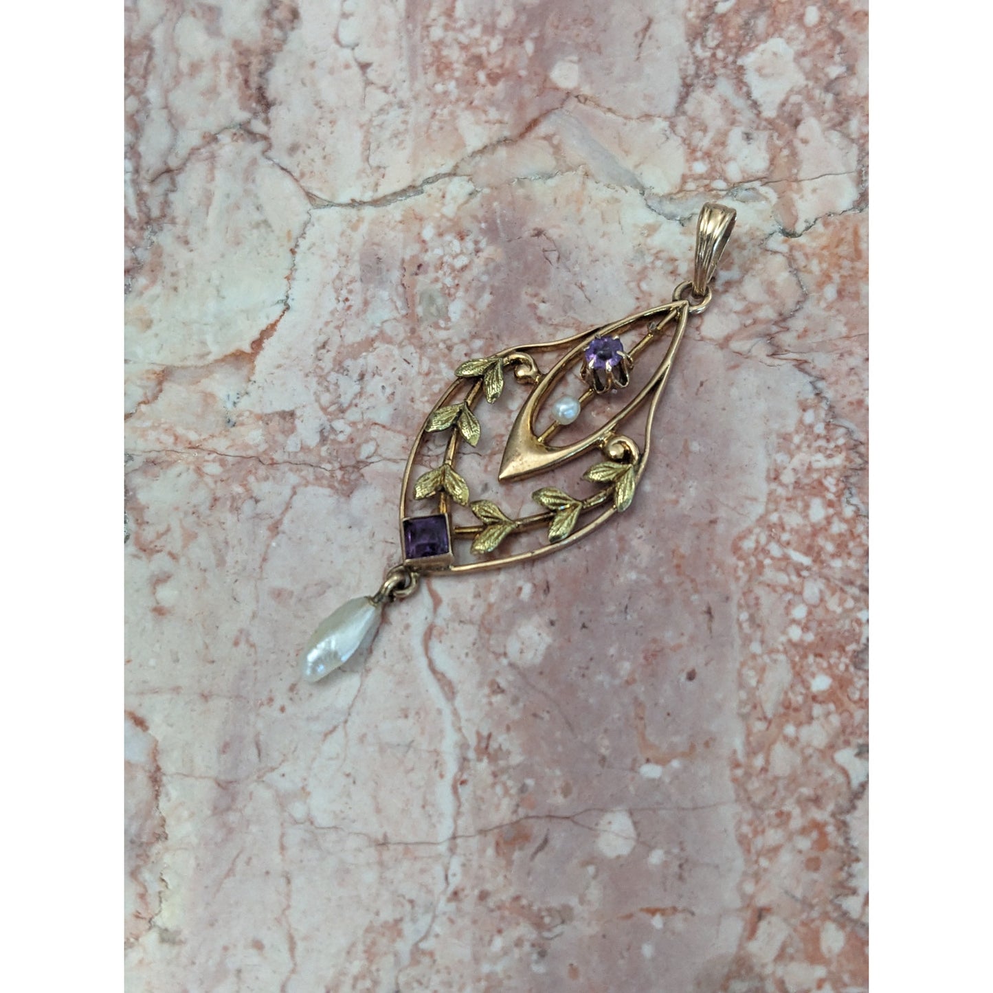 Vintage Unmarked 10k Gold Filigree Purple Stone Leaf Motif Lavalier Pendant