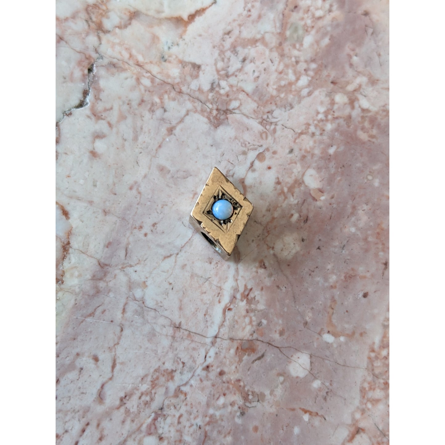 Vintage Unmarked 10k Gold Dainty Mini Rhombus Shaped Slider Charm
