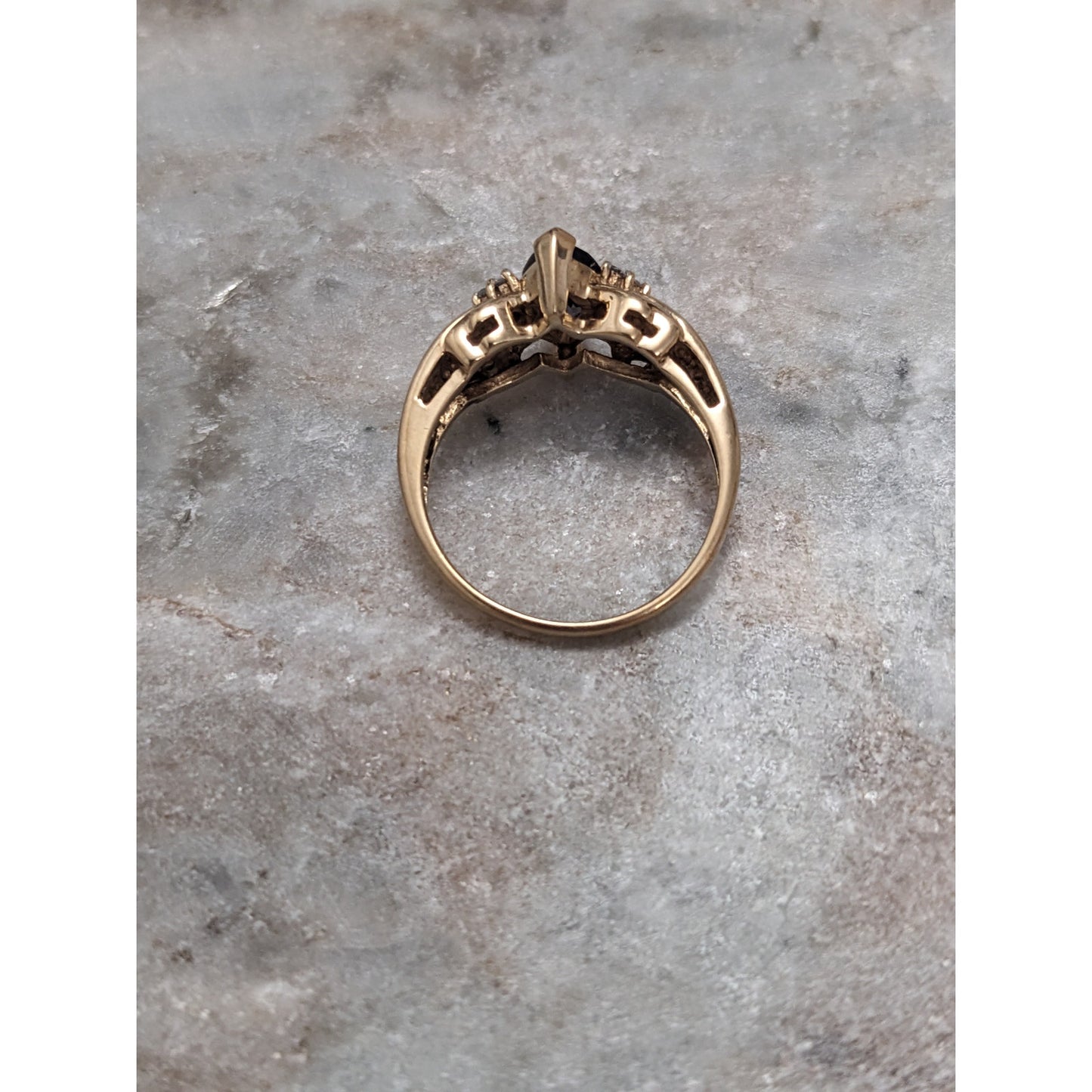 Vintage 10k Yellow Gold Iolite and Diamond Accents Ring Size 6