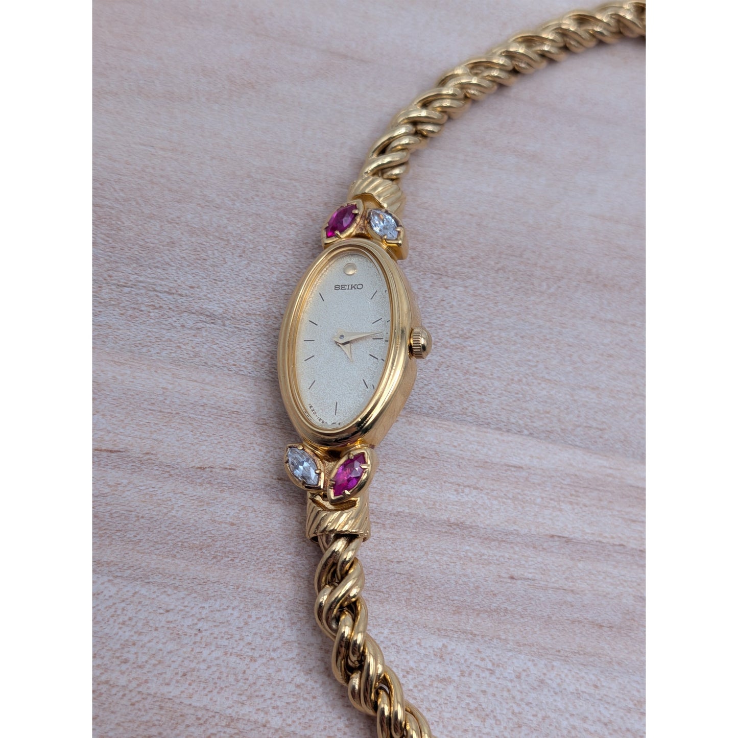 Vintage Seiko Tisse Gold Tone Rope Bracelet Watch Pink and White Stones
