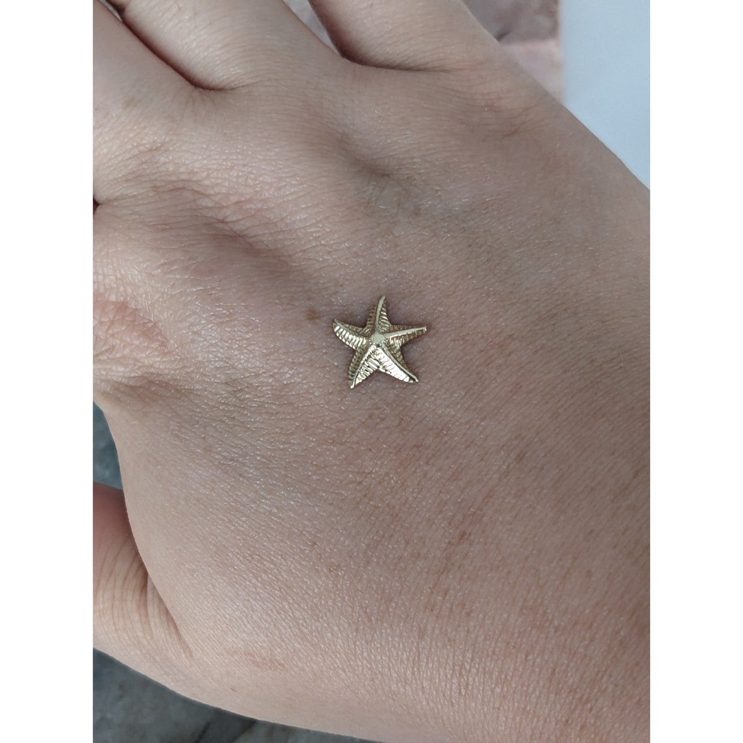 Estate Unmarked 14k Yellow Gold Tiny Dainty Starfish Charm NEEDS BAIL