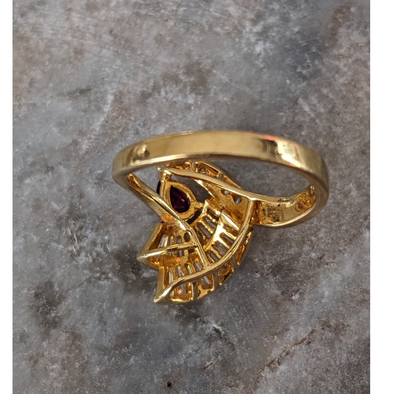 Vintage Estate 18k Yellow Gold Ring with Ruby & Baguette Diamond Accents