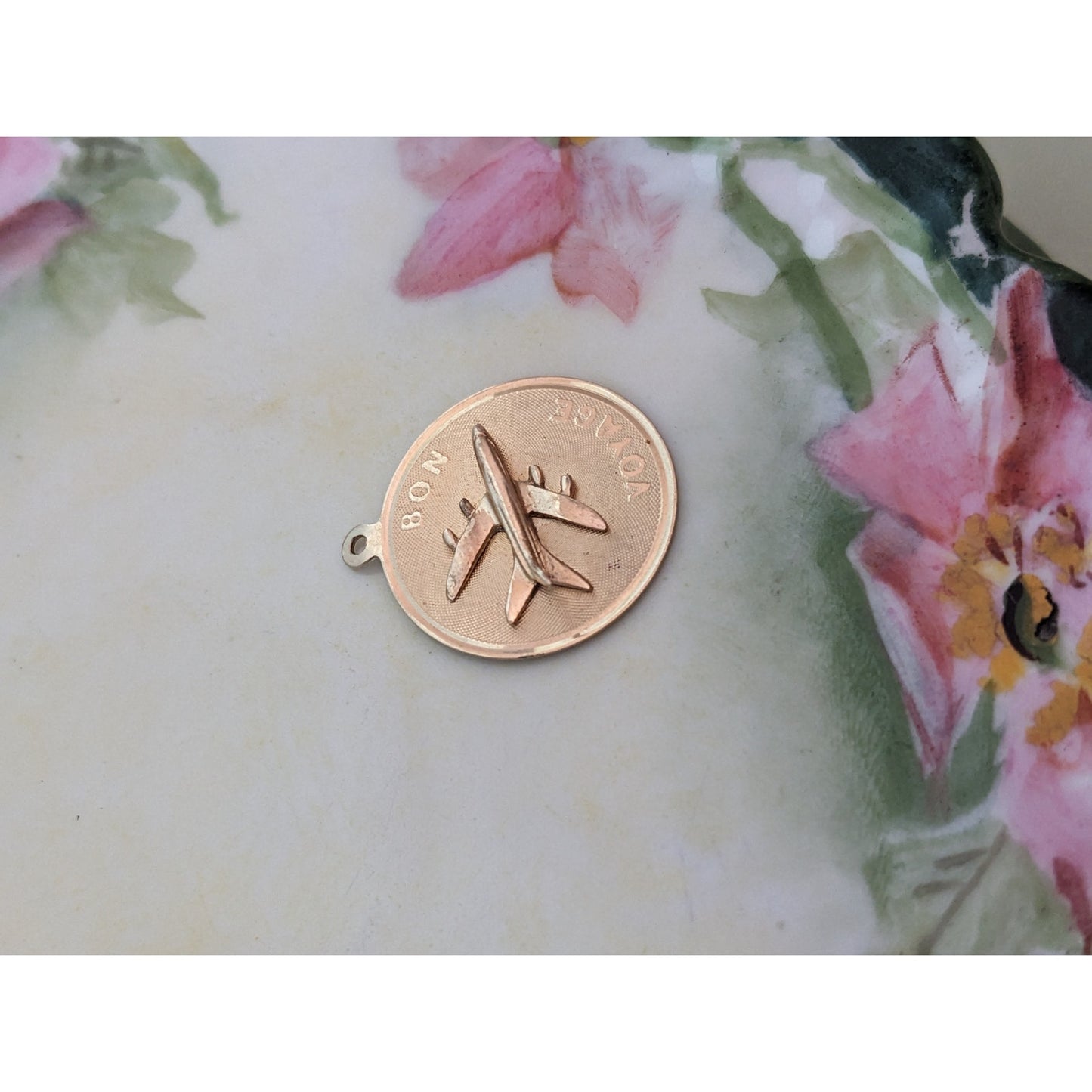 FLAW Vintage 14k MCM Bon Voyage Airplane Circle Pendant