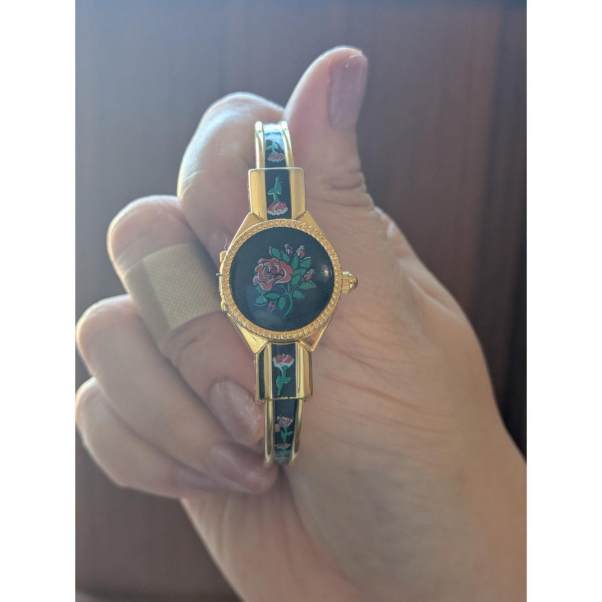 FLAW Vintage Giuliano Gold Tone Peekaboo Watch Black Enamel Red Flowers