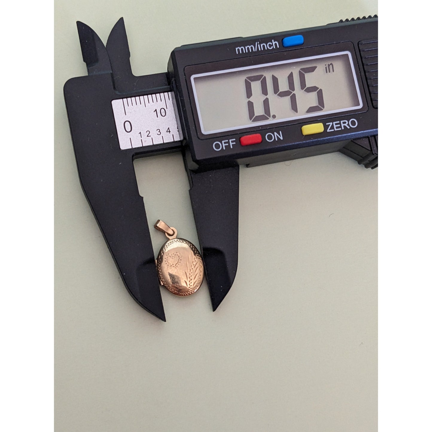 Vintage 14k Etched Heart and Leaves Mini Locket Pendant