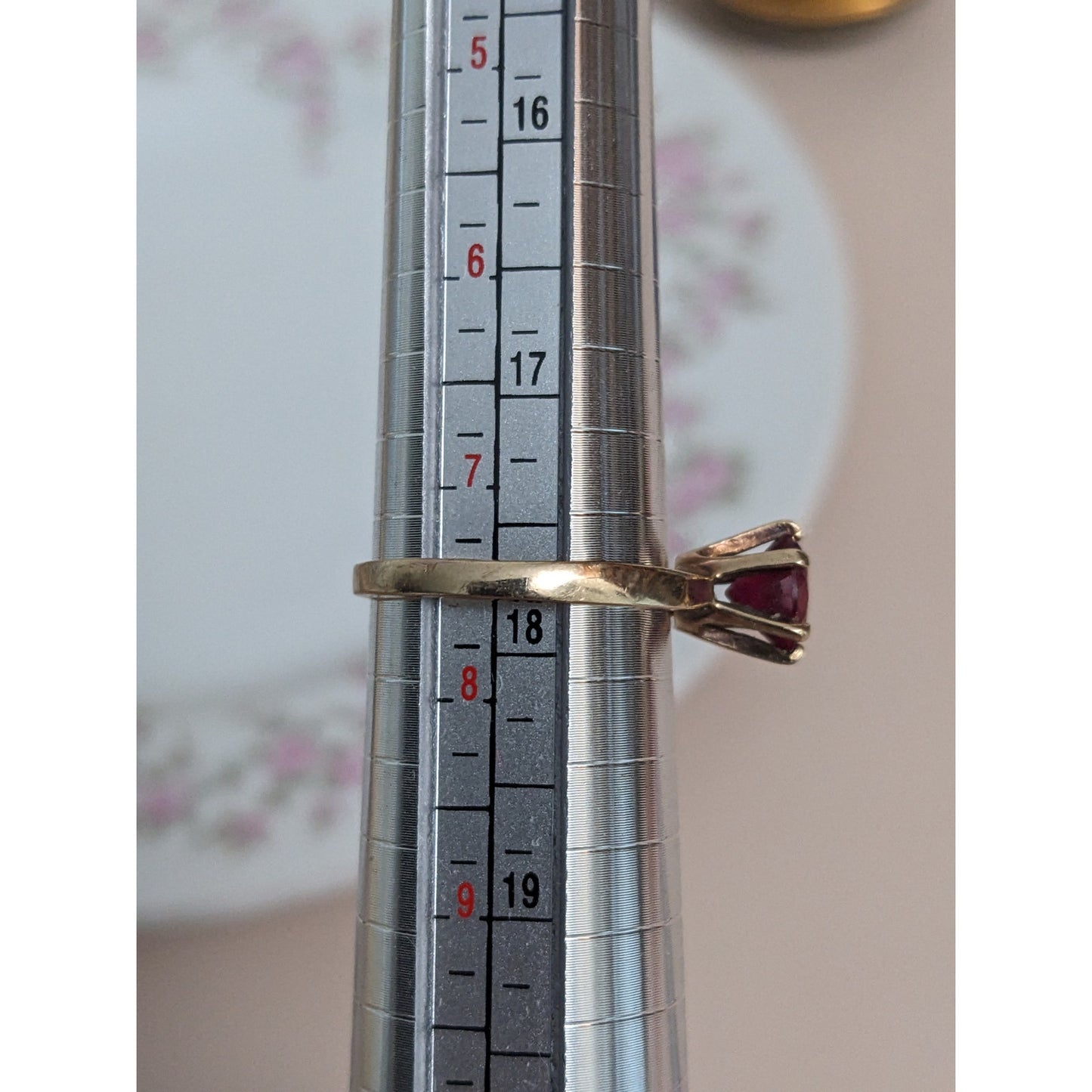 Vintage 10k Yellow Gold Ring with Red Gem Size 7.5