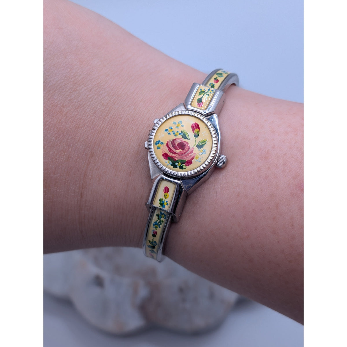 Vintage Soleil Silver Tone Peekaboo Watch Yellow Enamel Red Flowers