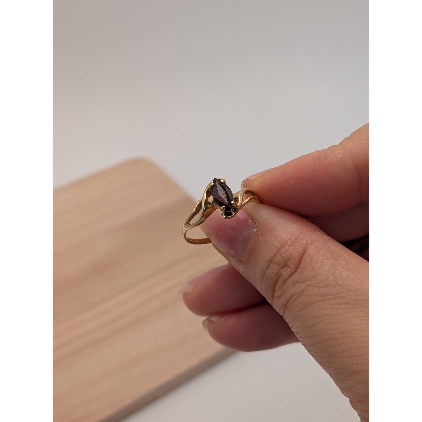 Vintage 10k Yellow Gold Ring Size 7 Dark Red Marquise Garnet