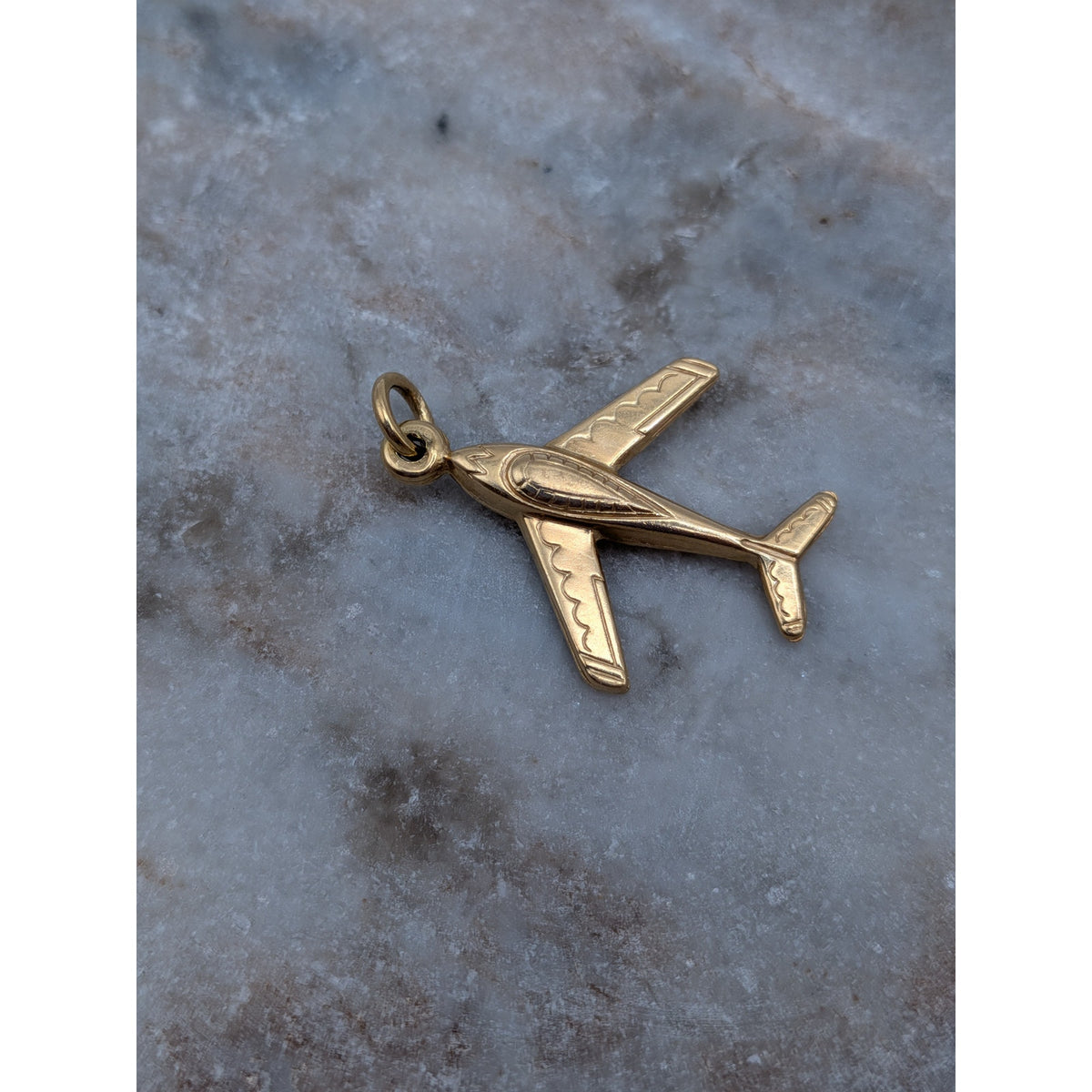 Vintage Unmarked 18k Solid Gold 3D Airplane Charm w/ Jump Ring (open)